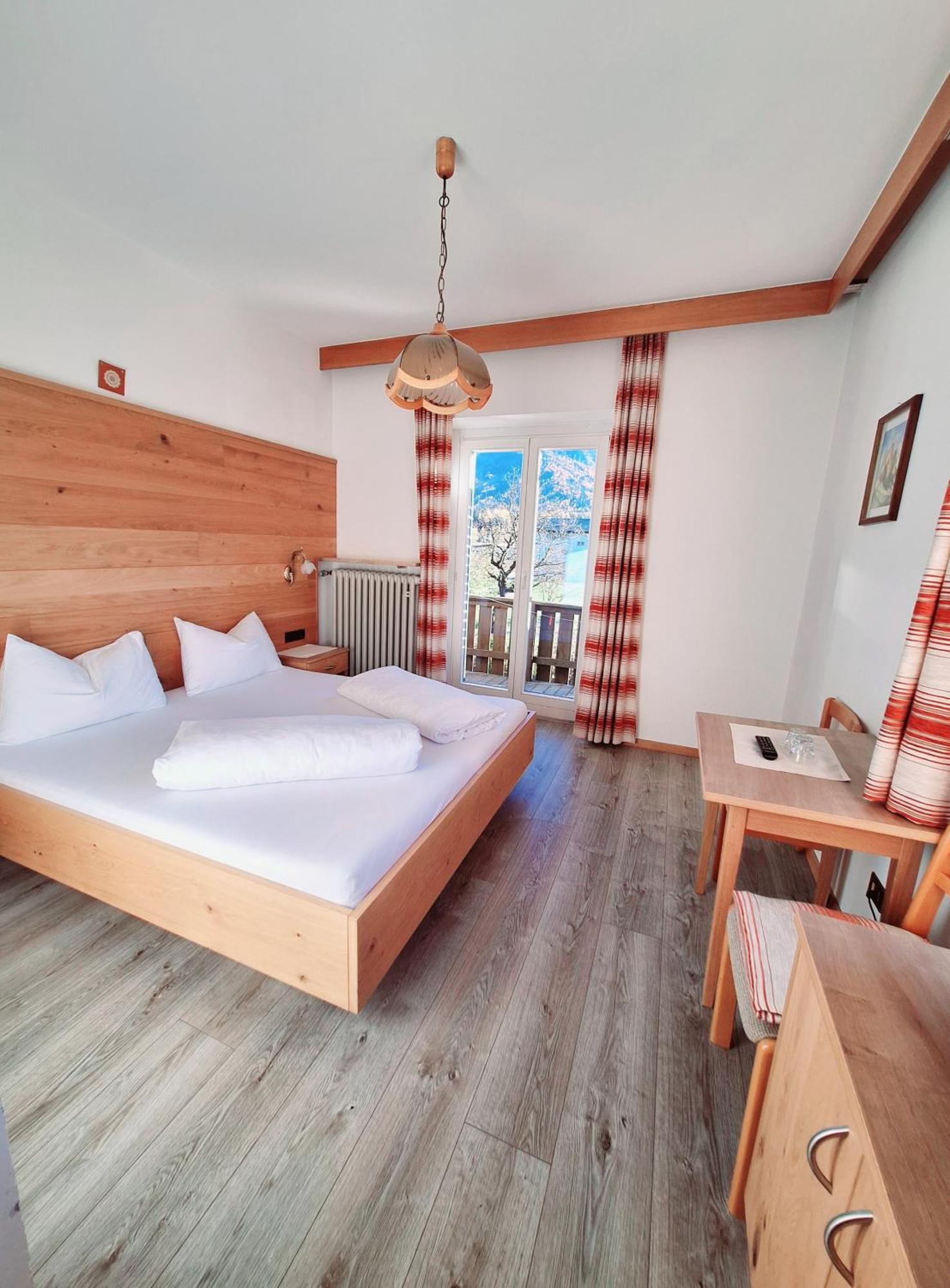 Hotel Poernbacher ヴァルダーオラ エクステリア 写真